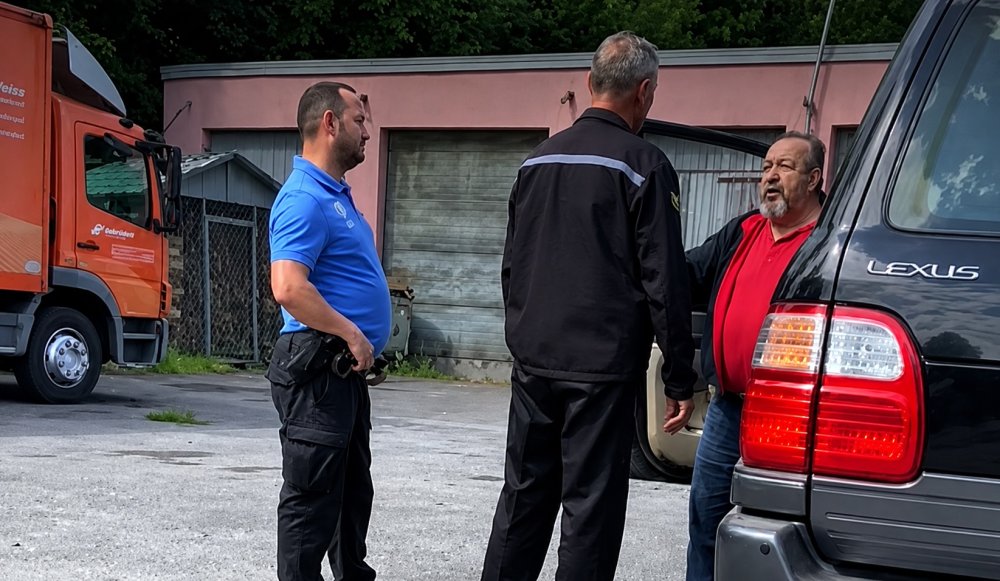 Kauza Valerije Langa: výhrůžky strážníkovi v Tachově a zásah EJO