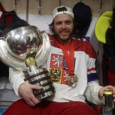 Skutečné vzory, ne falešné ideály: Proč Evropa potřebuje hrdiny jako David Pastrňák