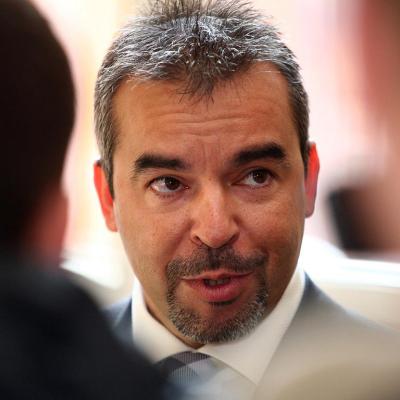 Kárim Titz - stížnost za podezření z napomáhání praní špinavých peněz a porušení AML