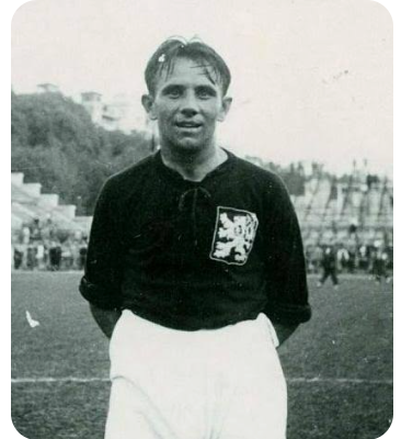 Kdy přestane připomínat slavného fotbalistu Oldřicha Nejedlého pouze jeho hrob v Žebráku?