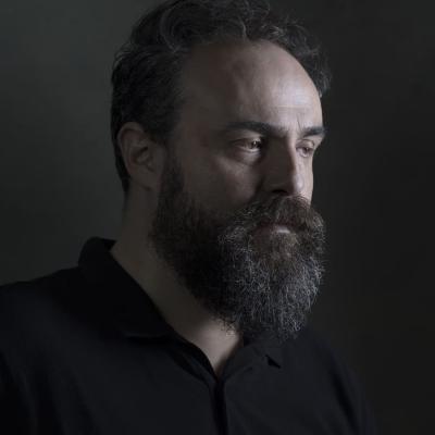Syn zemřelého politického vězně Jiřího Wolfa, herec a ředitel Městských divadel pražských, Daniel Přibyl