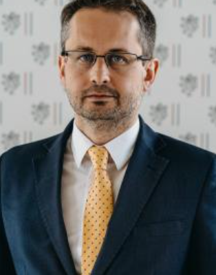 16.10.2025: Schválí Senát JUDr. Martina Smolka ústavním soudcem? Podlehne Senát tlaku na jmenování  bezcharakterního člověka ústavním soudcem?