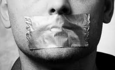 Kdy přestane být kádrování autorů jiných názorů českým národním „sportem“?