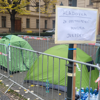 Úřad vlády Bok Gruntorád plakát 21.11.2023