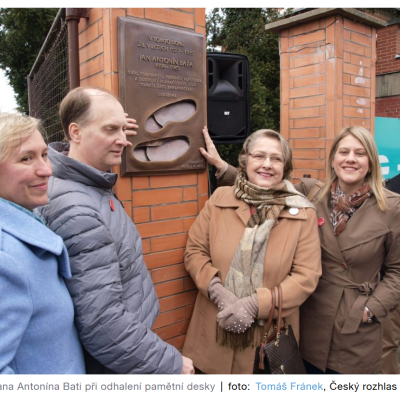 Zlín Pamětní deska John Nash a Dolores Baťa 9.3.2018